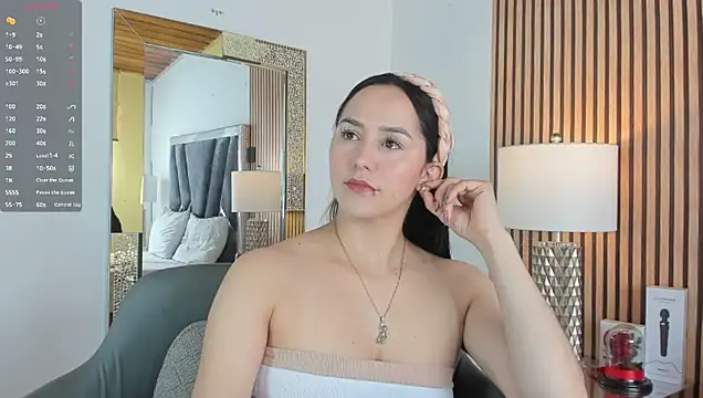 hazel ross tcw online show from 02.12.25