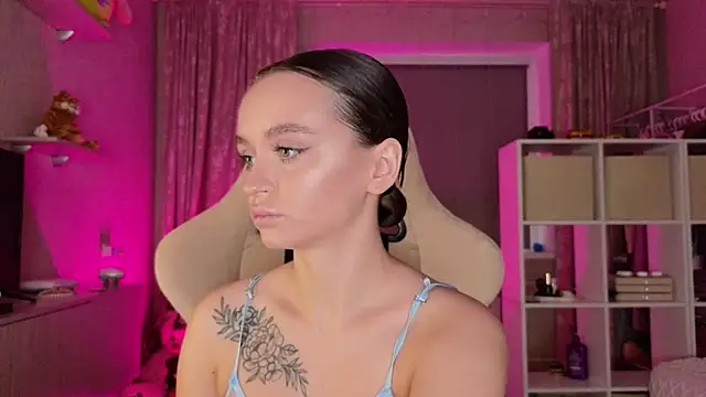 Katy perry  online show from 03.17.25