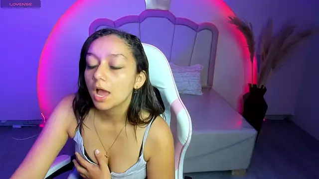 Snapshot of katy_sweet19 chatting on 01.18.26 katy sweet19 online show from 01.18.26