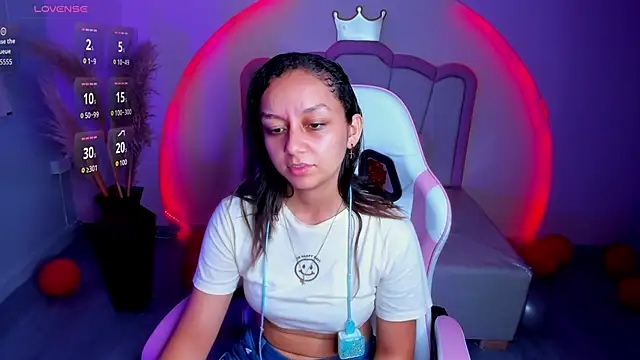 Snapshot of katy_sweet19 chatting on 02.15.26 katy sweet19 online show from 02.15.26