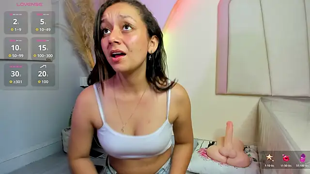 Snapshot of katy_sweet19 chatting on 02.28.26 katy sweet19 online show from 02.28.26