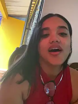 Snapshot of ElaEndez_ chatting on 01.01.25 ElaEndez online show from 01.01.25