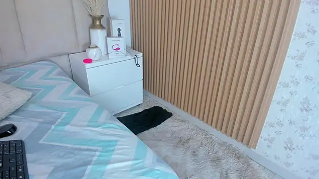 Snapshot of ElaEndez_ chatting on 02.12.25 ElaEndez online show from 02.12.25