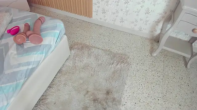 Snapshot of ElaEndez_ chatting on 02.13.25 ElaEndez online show from 02.13.25