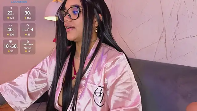 Snapshot of ElaEndez_ chatting on 03.08.25 ElaEndez online show from 03.08.25