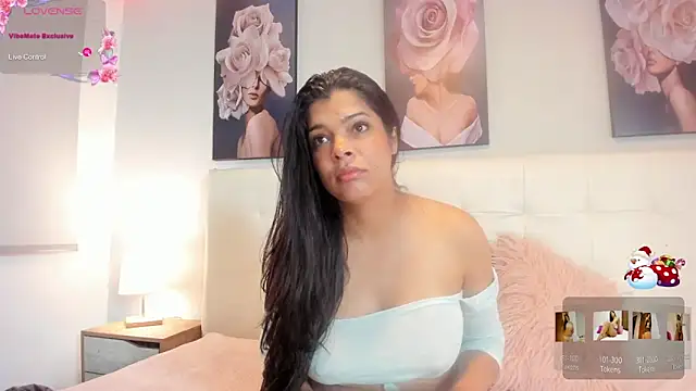 Snapshot of Sweetdreamses_ chatting on 12.06.24 Sweetdreamses online show from 12.06.24