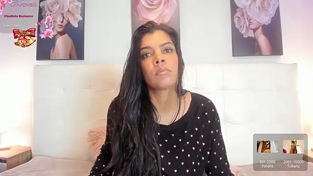 Snapshot of Sweetdreamses_ chatting on 12.13.24 Sweetdreamses online show from 12.13.24