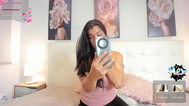 Snapshot of Sweetdreamses_ chatting on 01.10.25 Sweetdreamses online show from 01.10.25