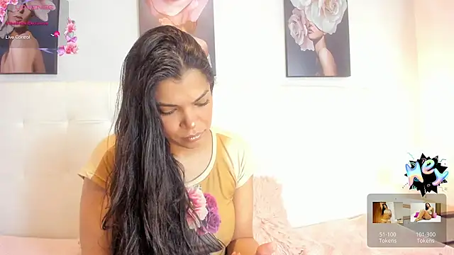 Snapshot of Sweetdreamses_ chatting on 01.22.25 Sweetdreamses online show from 01.22.25