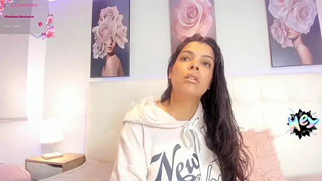 Snapshot of Sweetdreamses_ chatting on 02.03.25 Sweetdreamses online show from 02.03.25