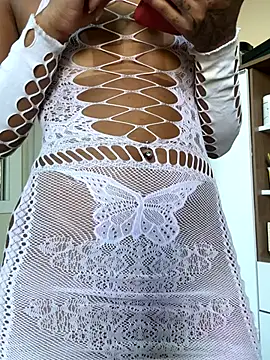 Indiazinhax online show from 10.28.25