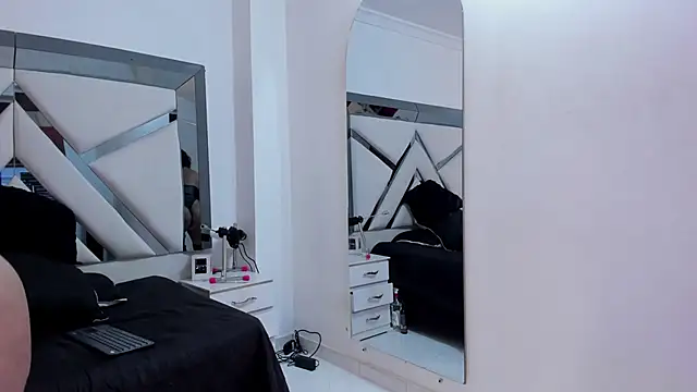 Snapshot of katherineFostel chatting on 02.07.25 katherineFostel online show from 02.07.25