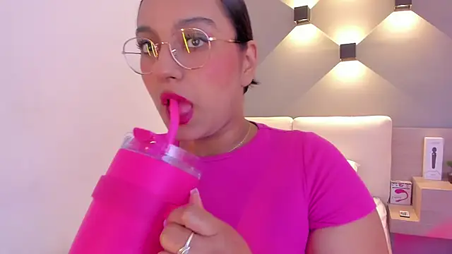 Snapshot of ellamontoya chatting on 01.30.25 ellamontoya online show from 01.30.25