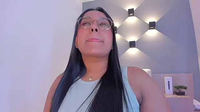 Snapshot of ellamontoya chatting on 02.06.25 ellamontoya online show from 02.06.25