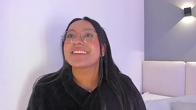 Snapshot of ellamontoya chatting on 02.11.25 ellamontoya online show from 02.11.25