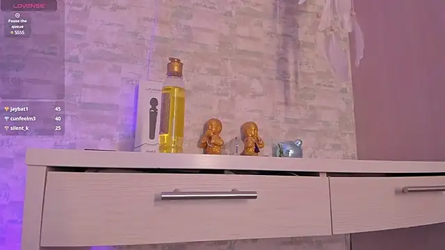 Snapshot of ellamontoya chatting on 03.02.25 ellamontoya online show from 03.02.25