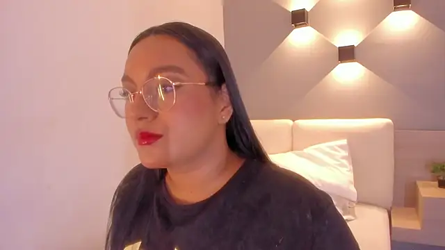 Snapshot of ellamontoya chatting on 09.24.25 ellamontoya online show from 09.24.25