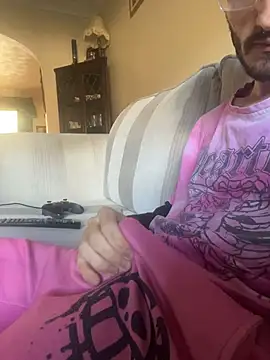 Snapshot of EE123458 chatting on 10.23.25 EE123458 online show from 10.23.25