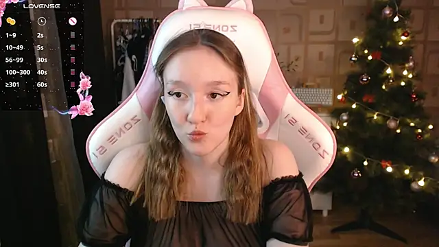 Snapshot of MoonlishSiren chatting on 12.17.24 MoonlishSiren online show from 12.17.24