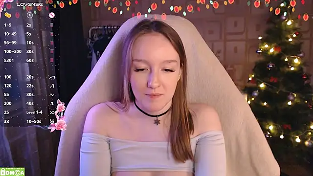 Snapshot of MoonlishSiren chatting on 12.27.24 MoonlishSiren online show from 12.27.24