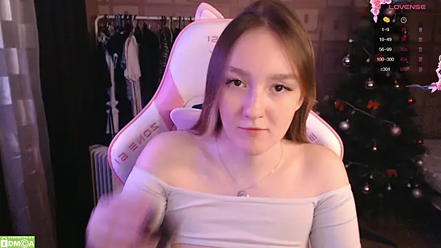 Snapshot of MoonlishSiren chatting on 01.18.25 MoonlishSiren online show from 01.18.25