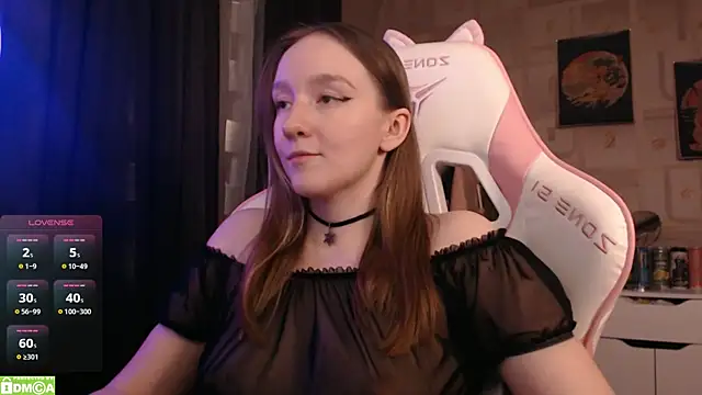 Snapshot of MoonlishSiren chatting on 03.22.25 MoonlishSiren online show from 03.22.25