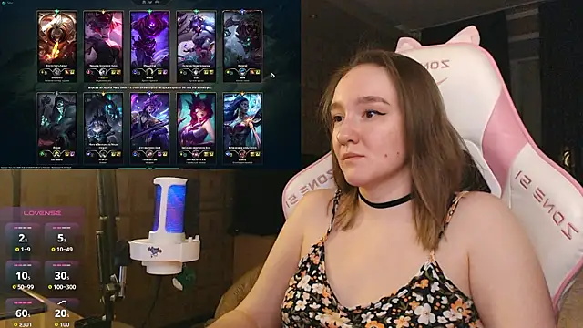 Snapshot of MoonlishSiren chatting on 02.15.26 MoonlishSiren online show from 02.15.26