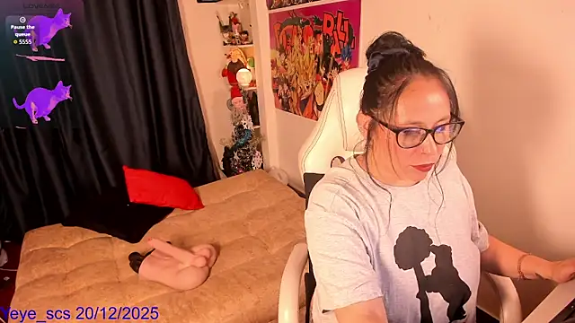 Snapshot of Yeye_scs chatting on 12.21.25 Yeye scs online show from 12.21.25