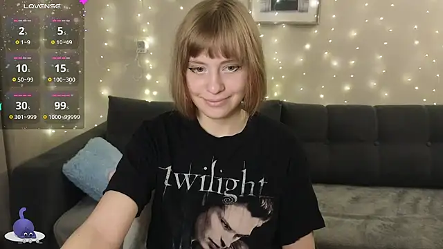 Snapshot of HermioneHHH chatting on 12.13.24 HermioneHHH online show from 12.13.24