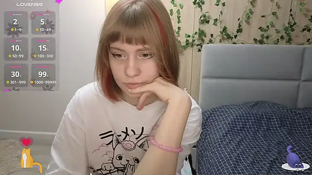 Snapshot of HermioneHHH chatting on 02.05.25 HermioneHHH online show from 02.05.25