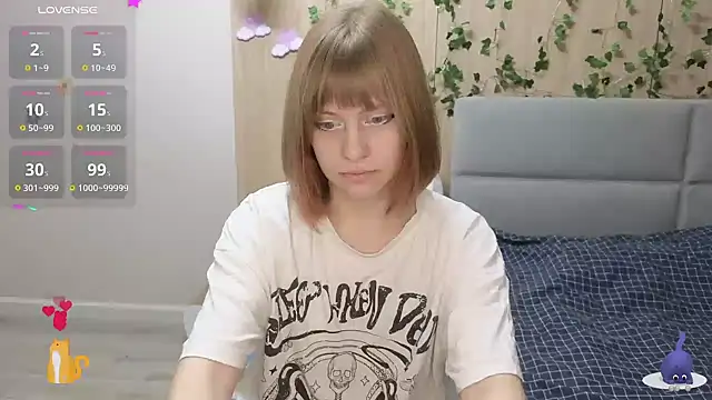 Snapshot of HermioneHHH chatting on 03.07.25 HermioneHHH online show from 03.07.25