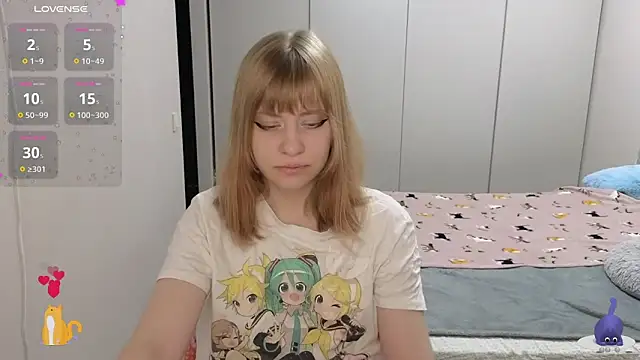 Snapshot of HermioneHHH chatting on 09.09.25 HermioneHHH online show from 09.09.25