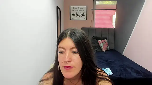 LiaCooper  online show from 02.13.25
