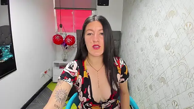 LiaCooper  online show from 03.05.25