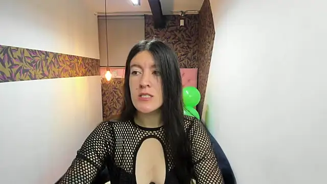 LiaCooper  online show from 03.19.25
