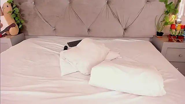 Snapshot of linasantoss chatting on 01.24.25 linasantoss online show from 01.24.25