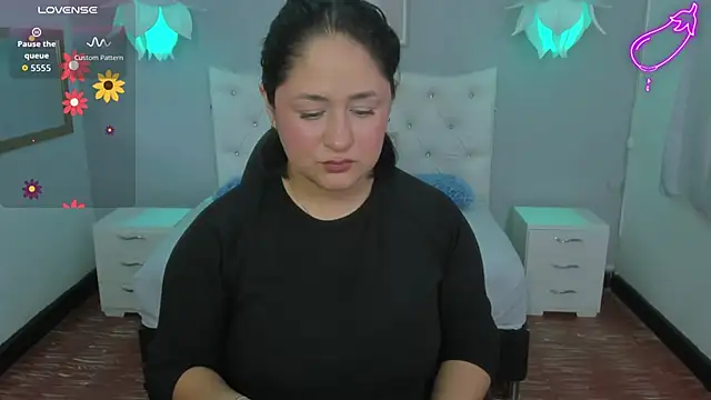 Lisa7 7 online show from 11.18.25