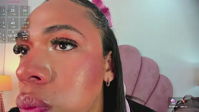 Nicole Paradise online show from 03.03.25