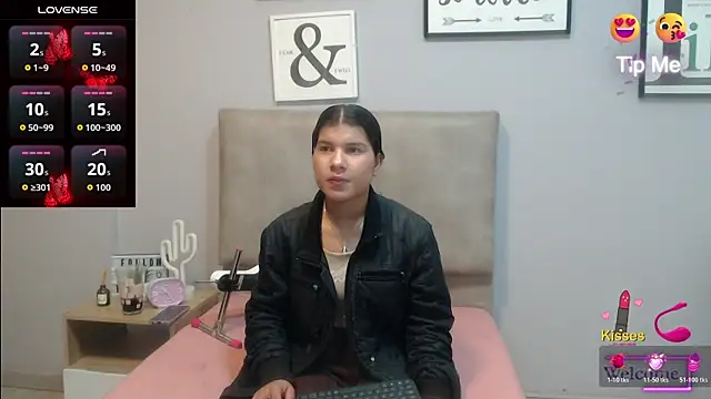 Snapshot of SophiaMeyerst chatting on 04.18.26 SophiaMeyerst online show from 04.18.26