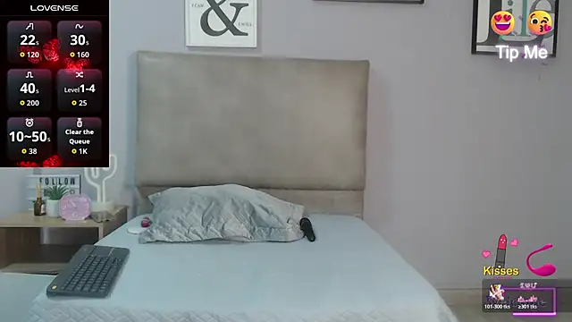 Snapshot of SophiaMeyerst chatting on 05.01.26 SophiaMeyerst online show from 05.01.26
