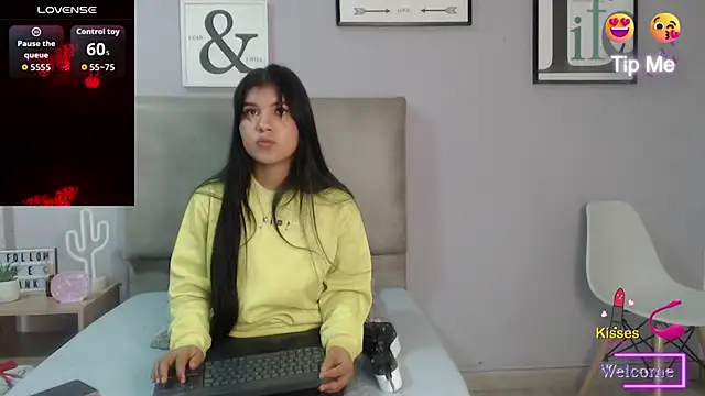 Snapshot of SophiaMeyerst chatting on 05.04.26 SophiaMeyerst online show from 05.04.26