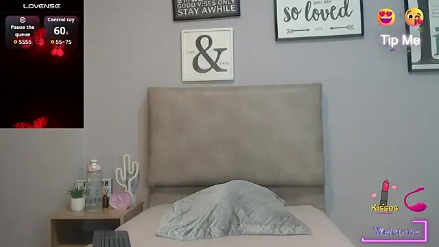 Snapshot of SophiaMeyerst chatting on 05.16.26 SophiaMeyerst online show from 05.16.26