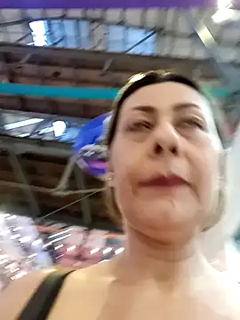 Snapshot of Mia-funny20 chatting on 02.04.25 Mia-funny20 online show from 02.04.25