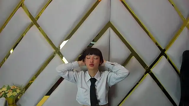 Snapshot of Aurora_18 chatting on 12.20.24 Aurora 18 online show from 12.20.24