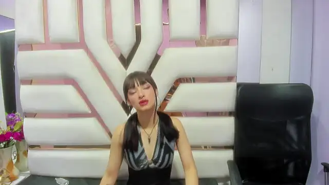 Snapshot of Aurora_18 chatting on 01.17.25 Aurora 18 online show from 01.17.25