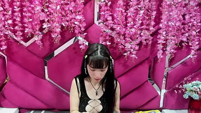 Snapshot of Aurora_18 chatting on 02.10.25 Aurora 18 online show from 02.10.25