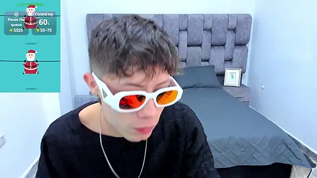 Snapshot of MarcusCollinss_ chatting on 12.14.24 MarcusCollinss online show from 12.14.24