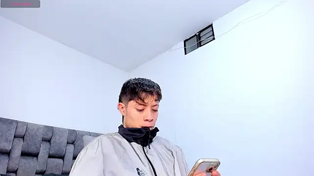 Snapshot of MarcusCollinss_ chatting on 12.20.24 MarcusCollinss online show from 12.20.24