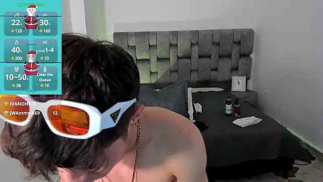 Snapshot of MarcusCollinss_ chatting on 12.21.24 MarcusCollinss online show from 12.21.24