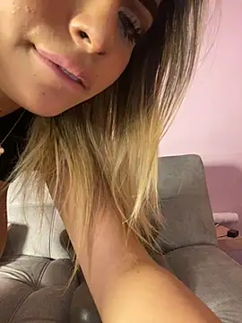 Snapshot of MiaWhitePink_ chatting on 02.07.25 MiaWhitePink online show from 02.07.25